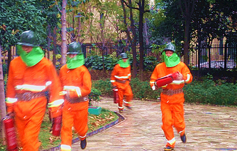 礪精兵，保安全