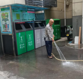 愛護(hù)環(huán)境從我做起，點(diǎn)滴行動匯聚整潔力量！