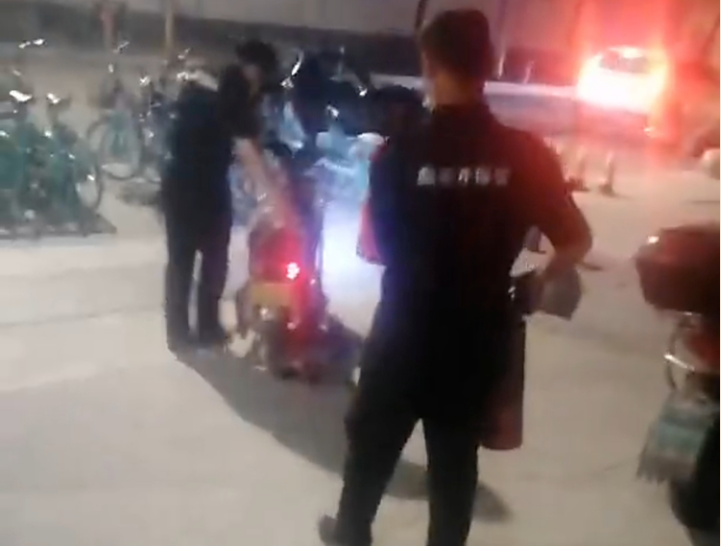 夜間巡崗發(fā)現(xiàn)火情 及時(shí)撲滅防患未然